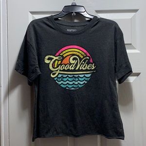 💚 Gray graphic crop top